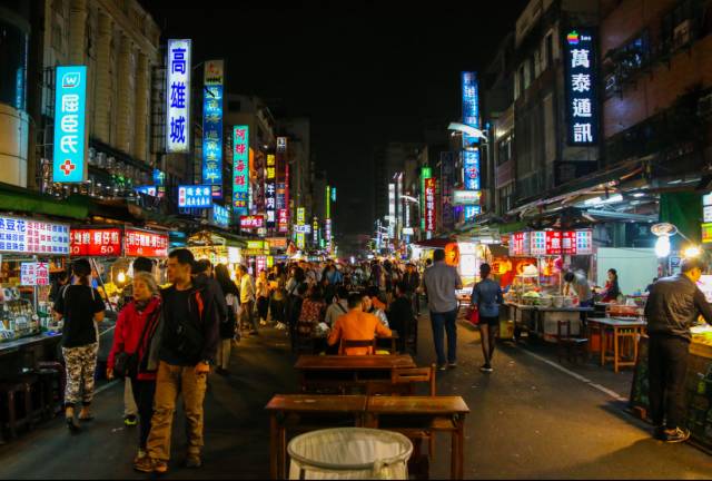 蓬莱夜市最新繁荣景象与独特魅力